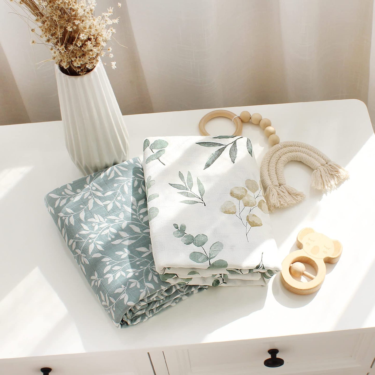 LifeTree Baby Swaddle Blankets, Muslin Wraps Unisex Newborn Receiving Blanket for Boys & Girls, 70% Viscose from Bamboo and 30% Cotton, Soft, Breathable, Large 120 x 120cm Eucalyptus Pattern